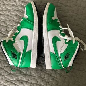 3Y Nike Air Jordan 1 Mid youth sneakers—used, green/white